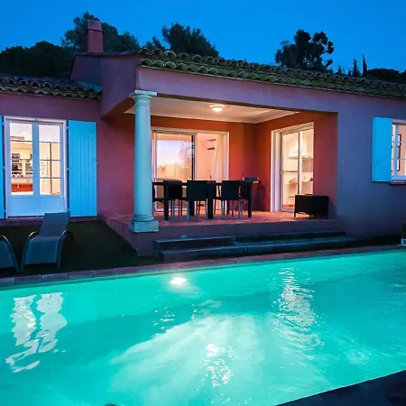 With Swimming Pool, Only 1 Km From Sea Villa *